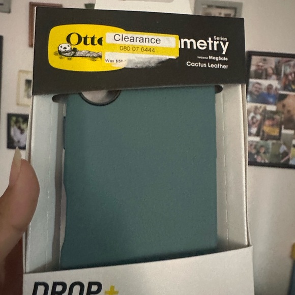 OtterBox Symmetry Series iPhone 16 Case in juniper color - Picture 2 of 6